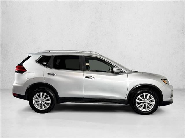 Used 2017 Nissan Rogue SV AWD/4WD image 4