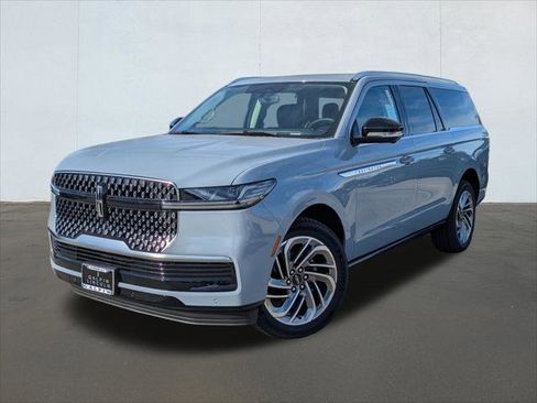 New 2025 Lincoln Navigator L Reserve image 1