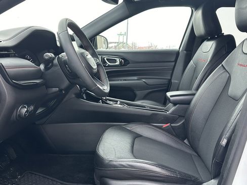 Used 2023 Jeep Compass Trailhawk image 9