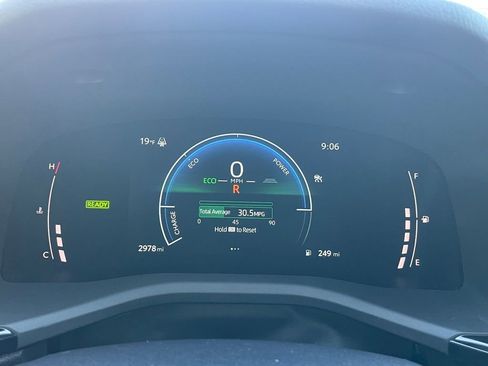 Used 2025 Toyota Camry Hybrid image 37