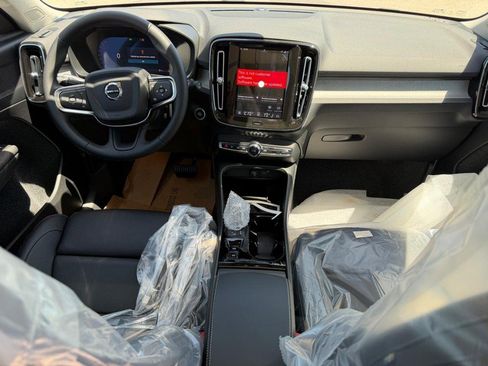 New 2026 Volvo XC40 B5 Plus w/ Climate Package AWD/4WD image 5