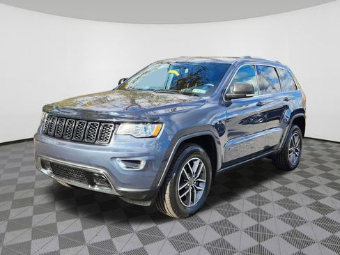 Used 2021 Jeep Grand Cherokee Limited w/ Luxury Group II image 2