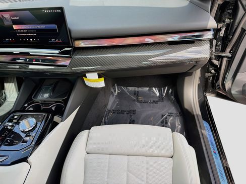 New 2027 BMW 540i xDrive w/ Executive Package AWD/4WD image 18