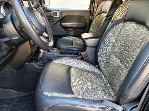 Used 2019 Jeep Wrangler Unlimited Sport S AWD/4WD image 7