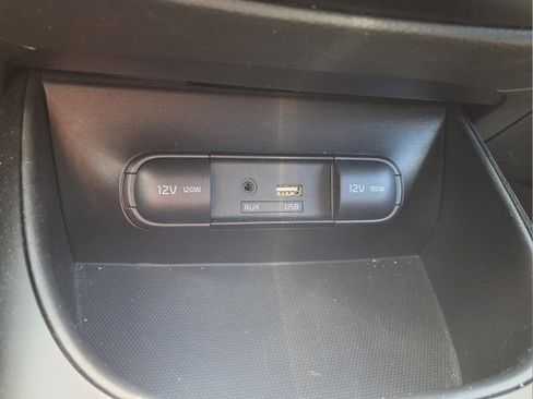 Used 2019 Kia Soul + FWD image 15