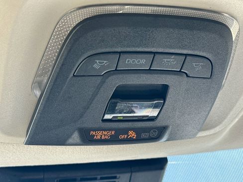 Used 2024 Toyota Corolla LE image 29