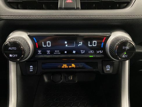 Used 2025 Toyota RAV4 XLE AWD/4WD image 23