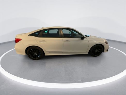 Used 2023 Honda Civic Sport image 8
