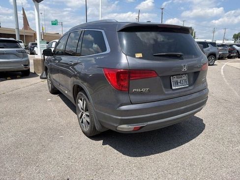 Used 2018 Honda Pilot Touring image 3