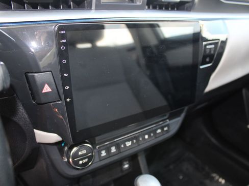 Used 2014 Toyota Corolla LE FWD image 13