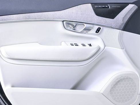 Certified 2024 Volvo XC90 B6 Plus w/ Protection Package Premier AWD/4WD image 8