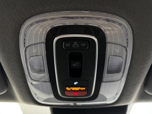 Used 2025 Hyundai Elantra SEL FWD image 25
