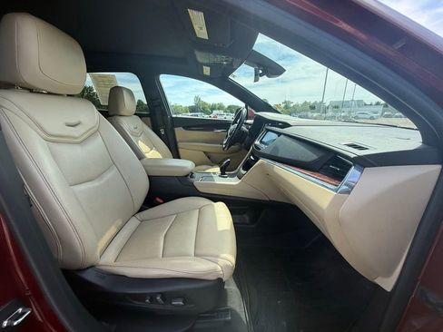 Used 2018 Cadillac XT5 Luxury w/ Driver Awareness Package AWD/4WD image 34