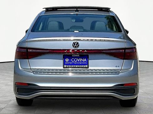 New 2026 Volkswagen Jetta SE FWD image 5