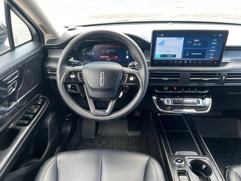 Used 2024 Lincoln Corsair AWD image 16
