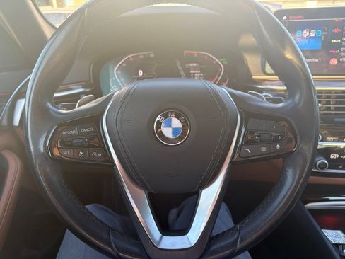 Used 2021 BMW 530i w/ Convenience Package RWD image 2
