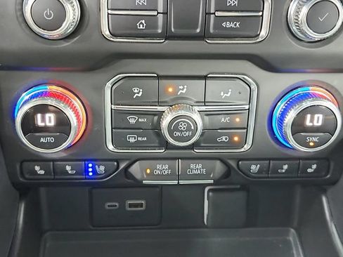 Used 2023 GMC Yukon XL AT4 AWD/4WD image 37