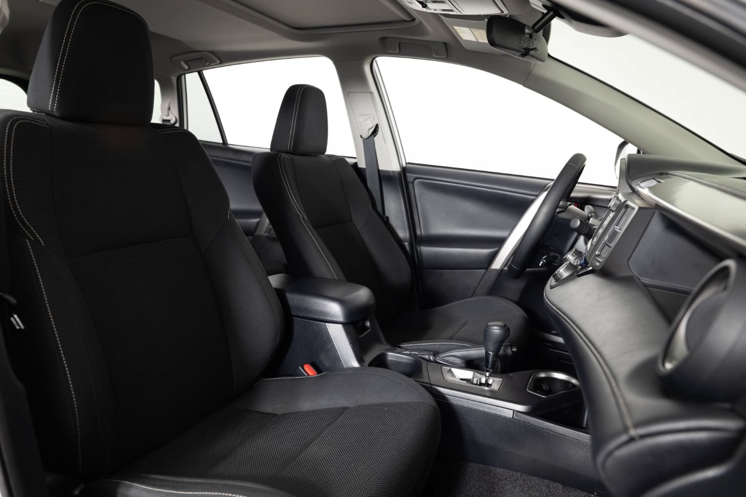 Used 2018 Toyota RAV4 XLE w/ Carpet Mat Package AWD/4WD image 27