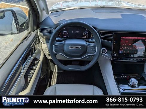 Used 2022 Jeep Wagoneer Series II RWD image 16