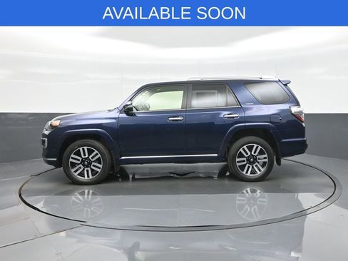 Used 2024 Toyota 4Runner Limited AWD/4WD image 4