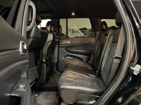 Used 2017 Jeep Grand Cherokee Altitude image 25