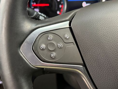 Used 2023 Chevrolet Traverse LT FWD image 12