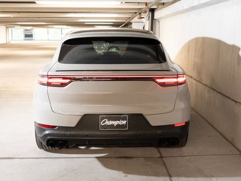 Certified 2023 Porsche Cayenne Coupe AWD/4WD image 10