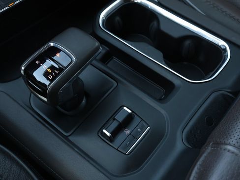 Used 2024 GMC Sierra 1500 Denali RWD image 25