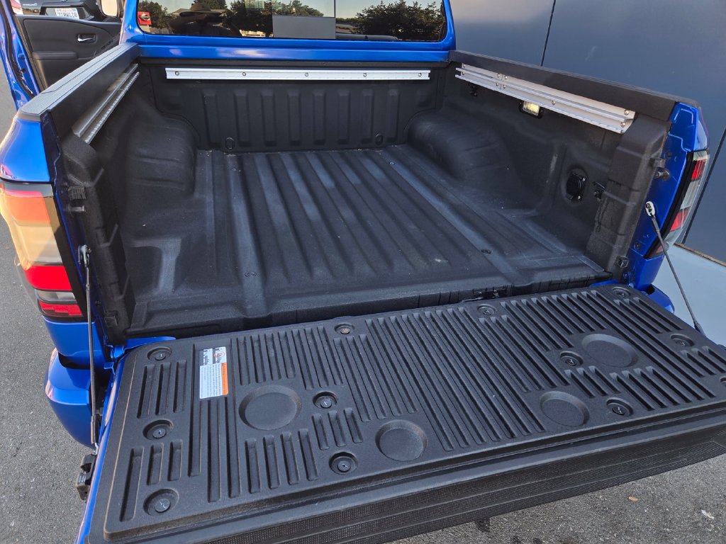 Used 2024 Nissan Frontier SL w/ Technology Package AWD/4WD image 26