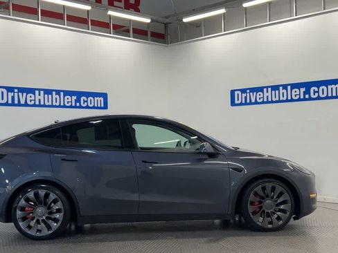 Used 2022 Tesla Model Y Performance AWD/4WD image 3