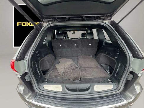 Used 2018 Jeep Grand Cherokee Limited image 18