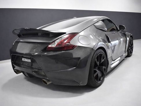 Used 2011 Nissan 370Z Touring w/ Sport Pkg image 8