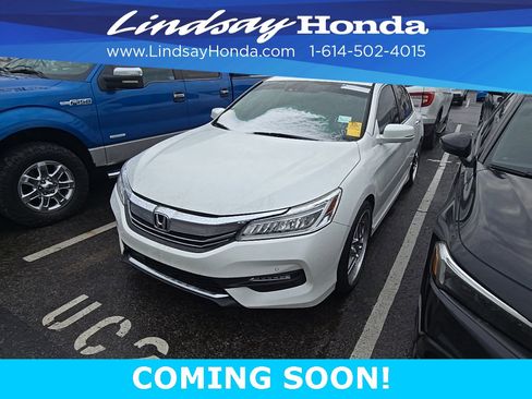 Used 2016 Honda Accord Touring image 6