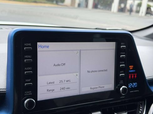 Used 2019 Toyota C-HR XLE FWD image 3