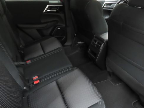New 2026 Mitsubishi Outlander ES FWD image 21