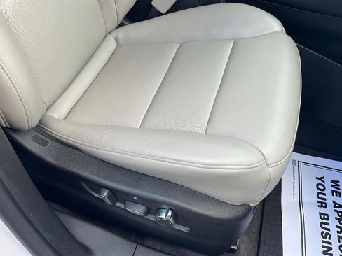 Used 2022 Cadillac XT4 Premium Luxury FWD image 30