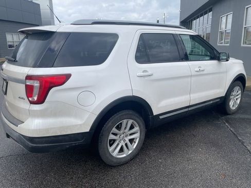 Used 2019 Ford Explorer XLT w/ Equipment Group 202A image 3