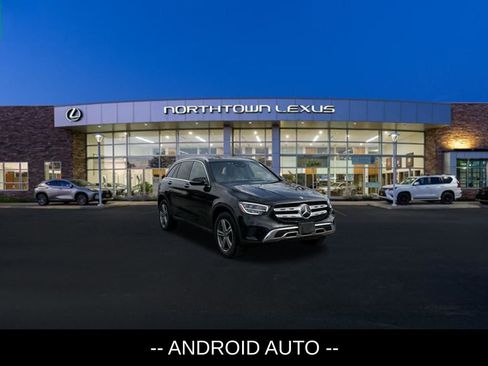 Used 2021 Mercedes-Benz GLC 300 4MATIC image 3