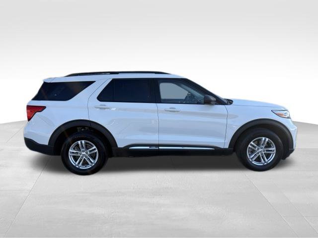 Used 2023 Ford Explorer XLT w/ Equipment Group 202A AWD/4WD image 9