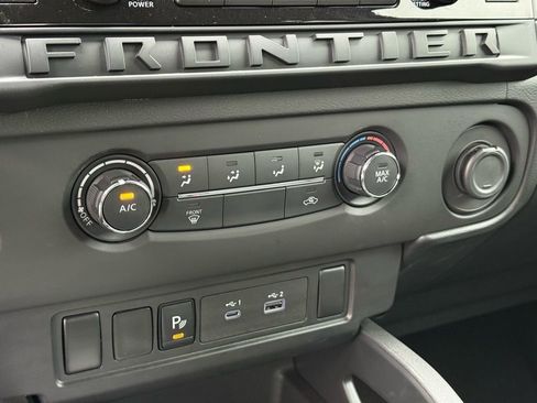 Used 2025 Nissan Frontier S w/ S Utility Package image 22