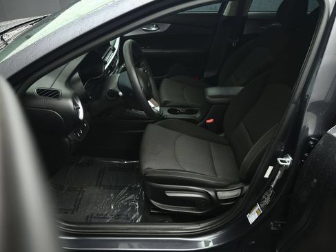 Used 2023 Kia Forte LXS w/ LXS Technology Package FWD image 48
