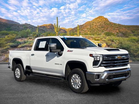 Used 2024 Chevrolet Silverado 2500 LTZ w/ LTZ Convenience Package AWD/4WD image 2