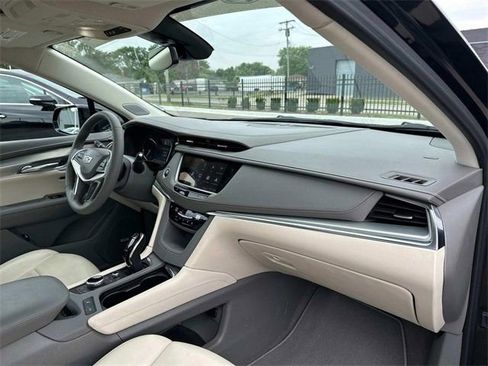 Certified 2022 Cadillac XT5 Premium Luxury image 19