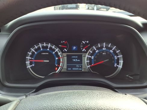 Used 2019 Toyota 4Runner TRD Off-Road Premium AWD/4WD image 16