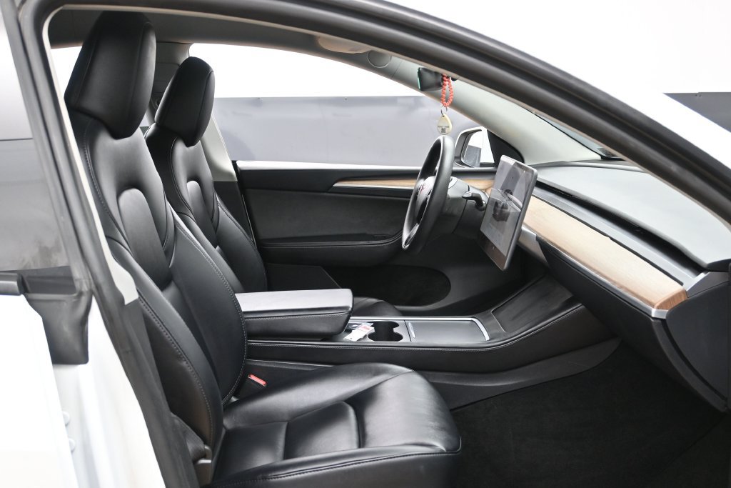 Used 2025 Tesla Model Y Performance AWD/4WD image 30