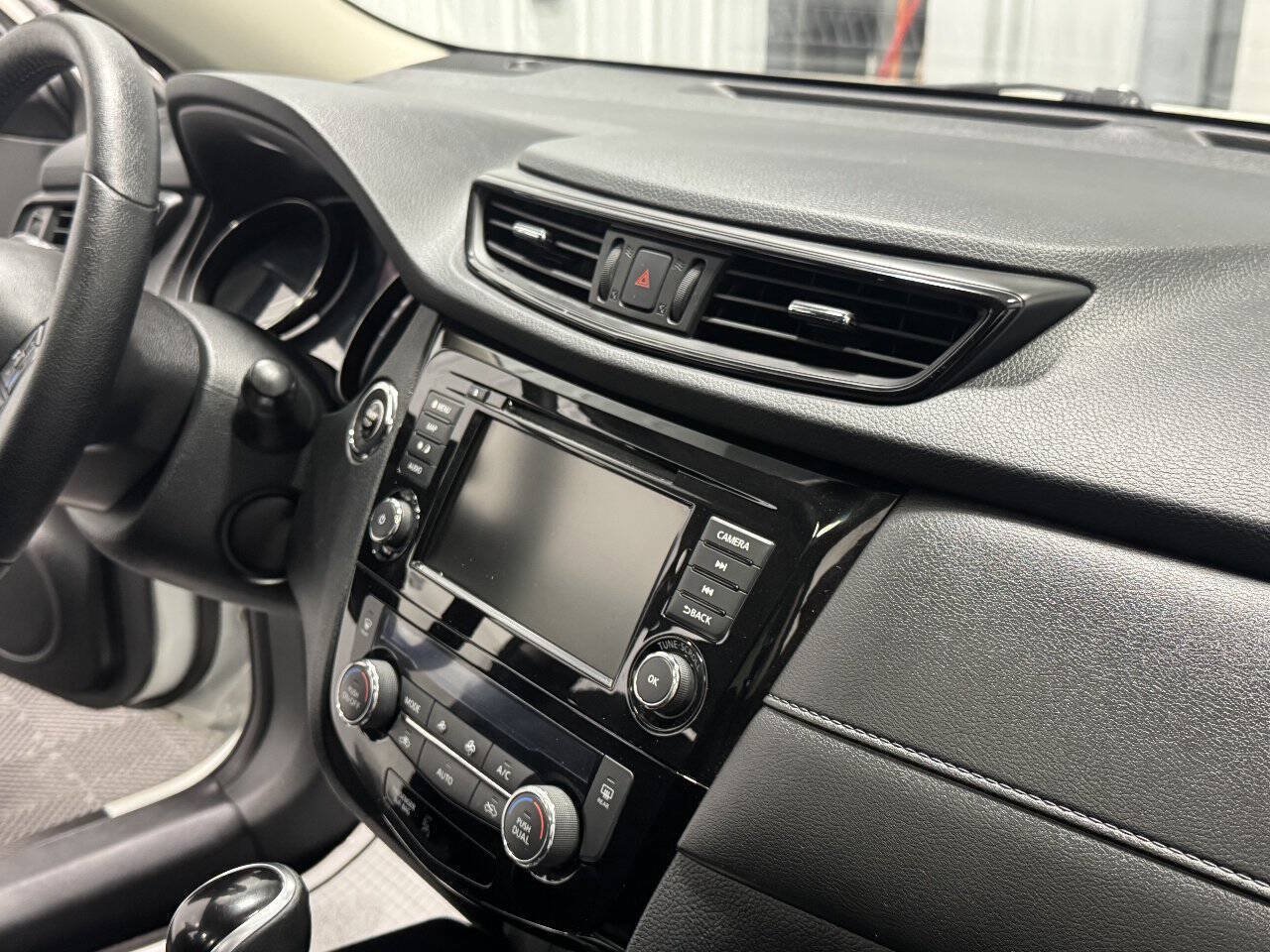 Used 2020 Nissan Rogue SV AWD/4WD image 18
