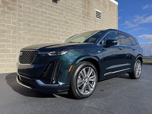 Used 2024 Cadillac XT6 Premium Luxury image 6