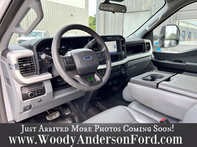 Used 2025 Ford F550 4x4 Crew Cab Super Duty image 7