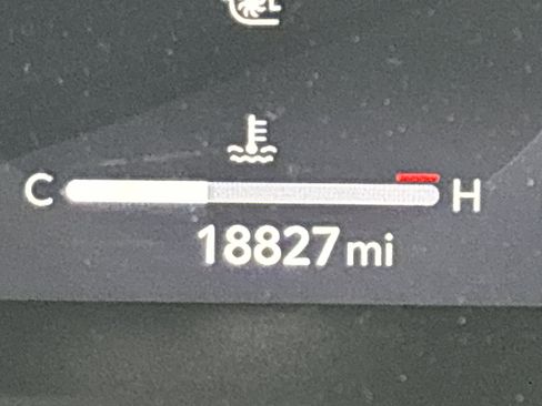 Certified 2025 Toyota Tacoma TRD Off-Road AWD/4WD image 21