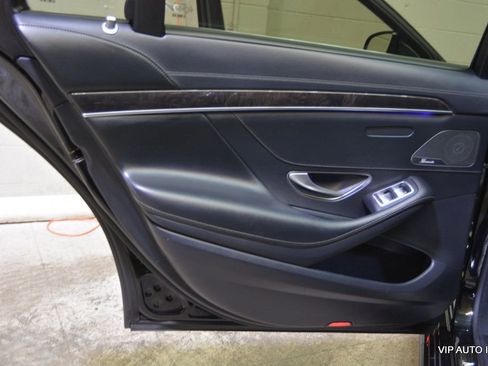 Used 2015 Mercedes-Benz S 550 Sedan image 9